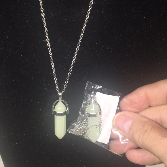 Glow in the dark crystal necklaces - Picture 3 of 3